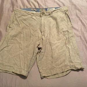 MENS Linen khaki colored shorts!